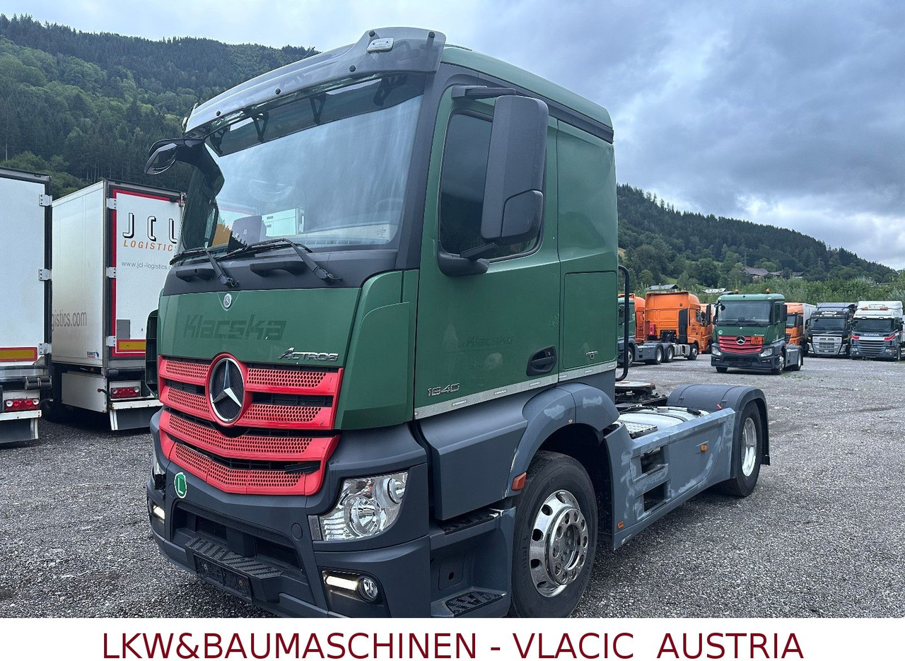 Mercedes-Benz Actros 1840 ADR - Nyergesvontató: 1 kép. Mercedes-Benz Actros 1840 ADR - Nyergesvontató: 1 kép.