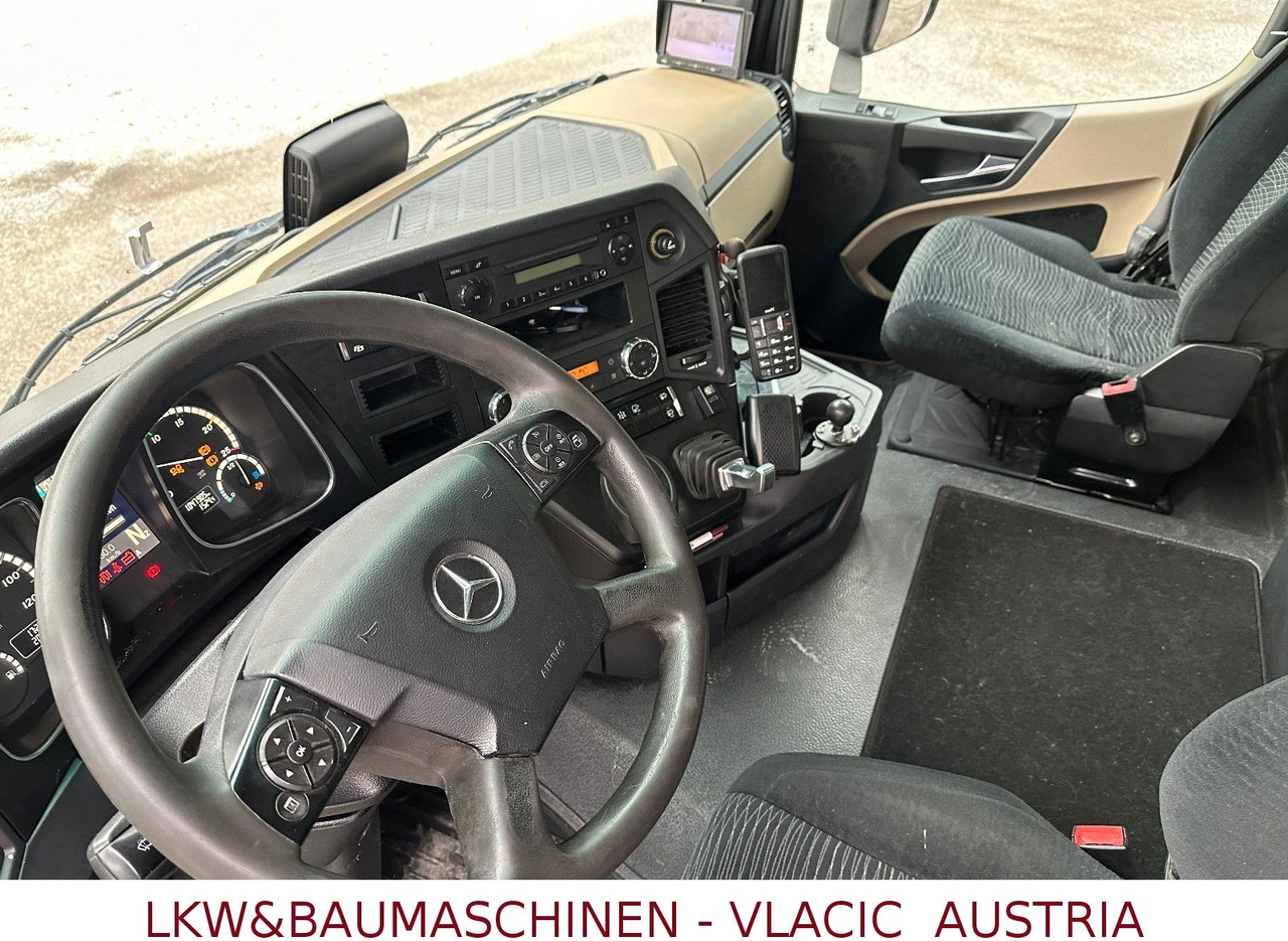 Mercedes-Benz Actros 1840 ADR - Nyergesvontató: 4 kép. Mercedes-Benz Actros 1840 ADR - Nyergesvontató: 4 kép.