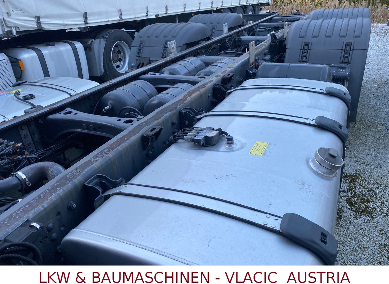 Scania R420 Fahrgestell - Alvaz teherautó: 3 kép. Scania R420 Fahrgestell - Alvaz teherautó: 3 kép.