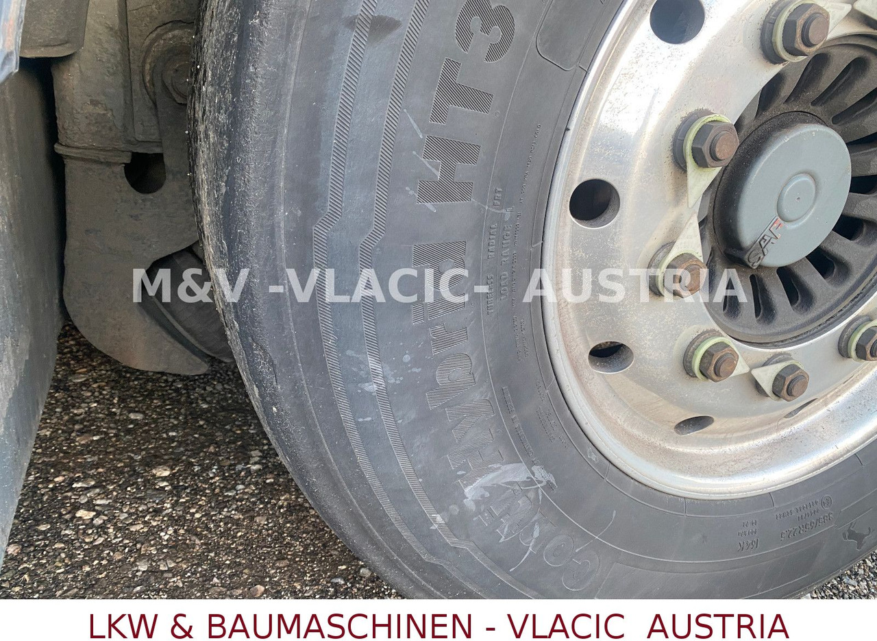 Schwarzmüller Benzin / Diesel 43000L 6Kammer Peillstab - Tartályos félpótkocsi: 4 kép. Schwarzmüller Benzin / Diesel 43000L 6Kammer Peillstab - Tartályos félpótkocsi: 4 kép.