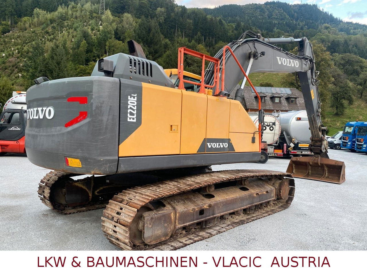 Volvo EC 220 EL - Lánctalpas kotró: 4 kép. Volvo EC 220 EL - Lánctalpas kotró: 4 kép.