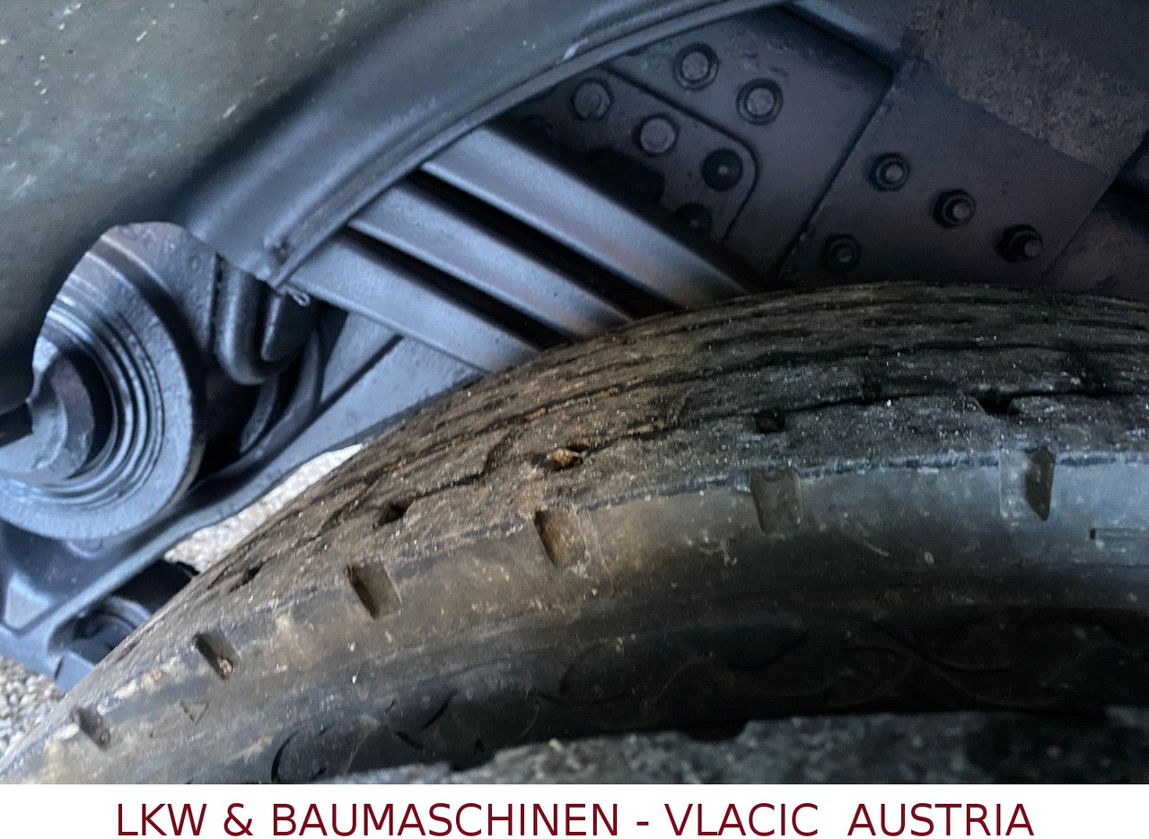 Volvo FM 400 6X4 Blatt/Blatt (ADR ) - Dobozos felépítményű teherautó: 5 kép. Volvo FM 400 6X4 Blatt/Blatt (ADR ) - Dobozos felépítményű teherautó: 5 kép.