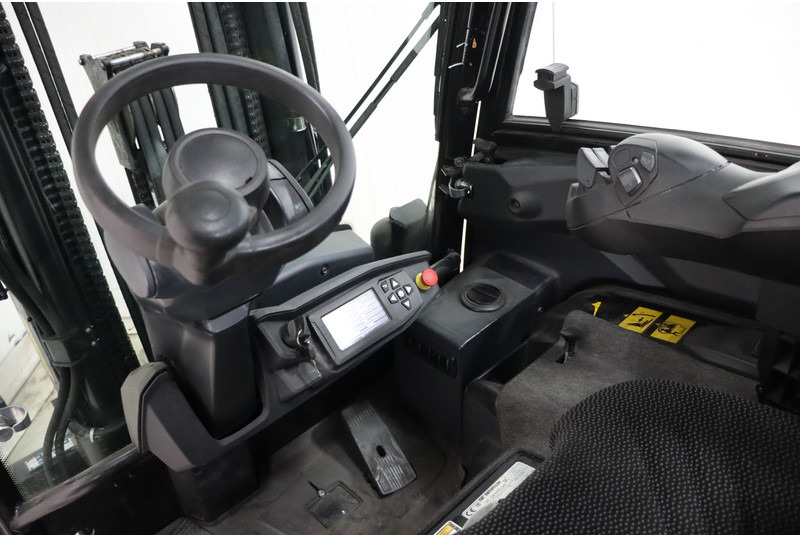 Caterpillar EP16ACN - Elektromos targonca: 2 kép. Caterpillar EP16ACN - Elektromos targonca: 2 kép.