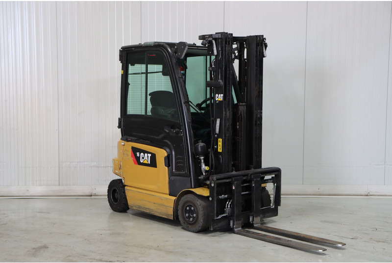Caterpillar EP16ACN - Elektromos targonca: 1 kép. Caterpillar EP16ACN - Elektromos targonca: 1 kép.