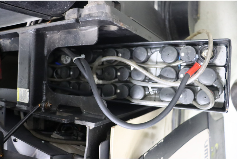 Crown SHR5520-1.13 - Emelőtargoncá: 2 kép. Crown SHR5520-1.13 - Emelőtargoncá: 2 kép.