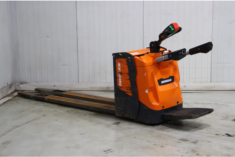 Doosan BPR20S-7 - Kézi raklapemelő: 5 kép. Doosan BPR20S-7 - Kézi raklapemelő: 5 kép.