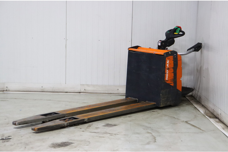 Doosan BPR20S-7 - Kézi raklapemelő: 4 kép. Doosan BPR20S-7 - Kézi raklapemelő: 4 kép.