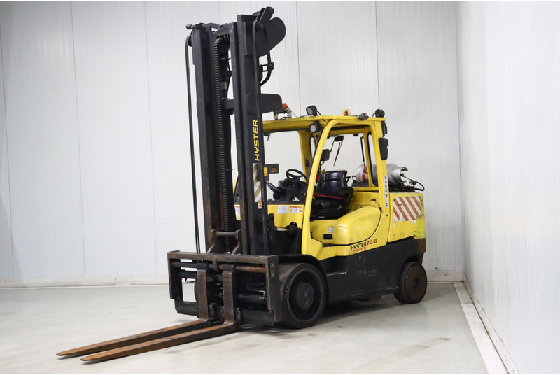 Hyster S7.0FT-8 - Gázüzemű targonca: 3 kép. Hyster S7.0FT-8 - Gázüzemű targonca: 3 kép.