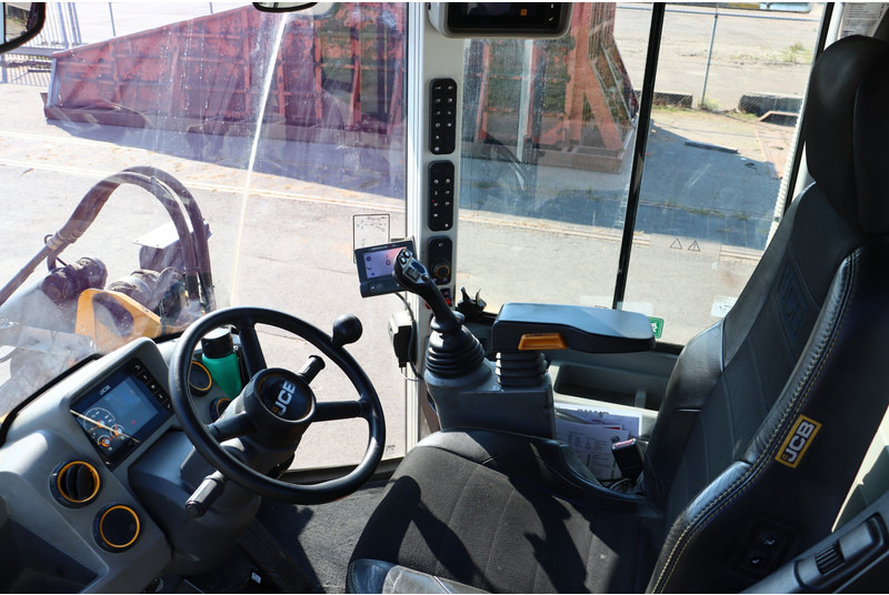 JCB 417 HT T4F - Rakodógép: 2 kép. JCB 417 HT T4F - Rakodógép: 2 kép.