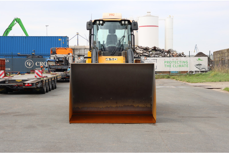 JCB 427 HT T4F - Rakodógép: 3 kép. JCB 427 HT T4F - Rakodógép: 3 kép.