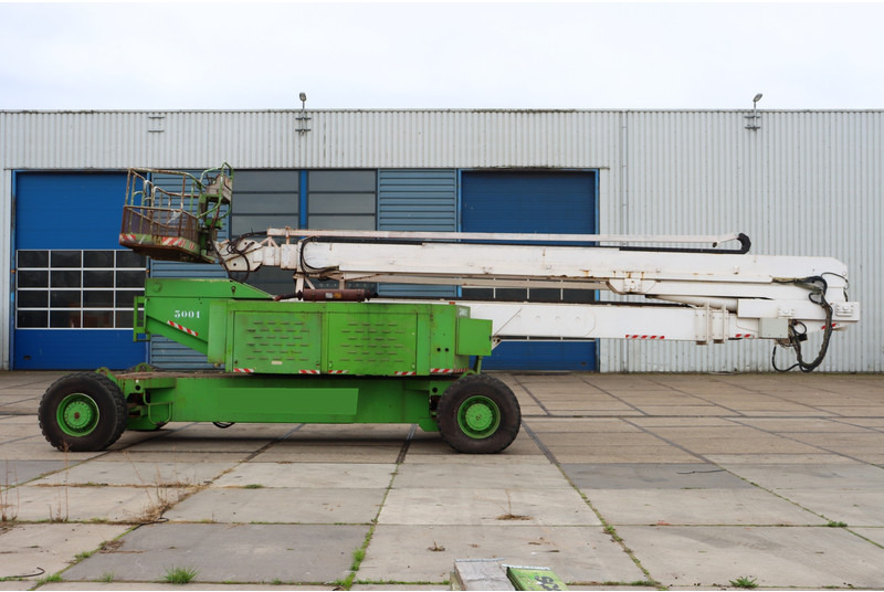 JLG 150 HAX - Személyemelő: 5 kép. JLG 150 HAX - Személyemelő: 5 kép.