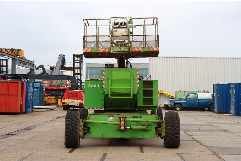 JLG 150 HAX - Személyemelő: 3 kép. JLG 150 HAX - Személyemelő: 3 kép.