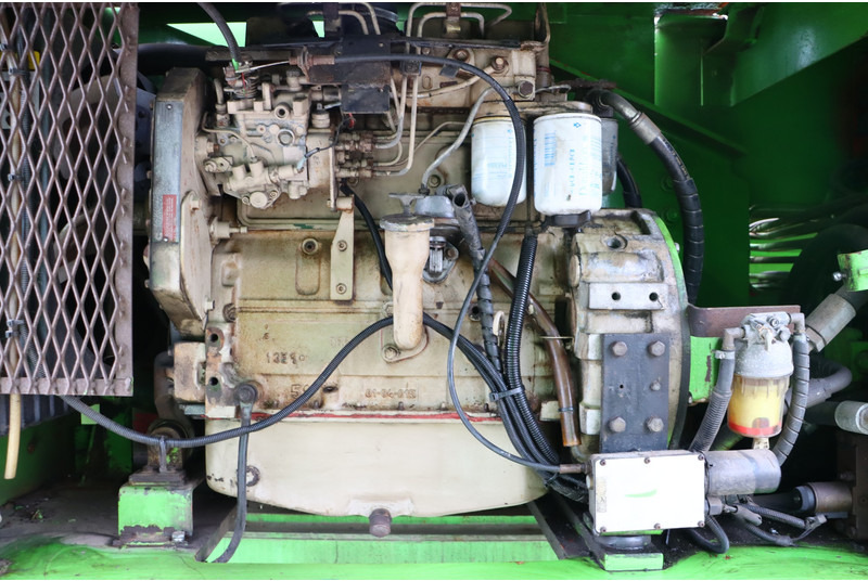 JLG 150 HAX - Személyemelő: 2 kép. JLG 150 HAX - Személyemelő: 2 kép.