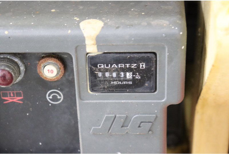 JLG 1930ES - Ollós emelő: 3 kép. JLG 1930ES - Ollós emelő: 3 kép.