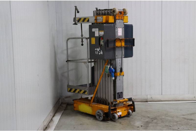 JLG P30-AC - Ollós emelő: 5 kép. JLG P30-AC - Ollós emelő: 5 kép.