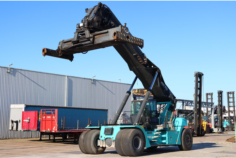 KONECRANES 4531TC5 - Konténerrakodó: 3 kép. KONECRANES 4531TC5 - Konténerrakodó: 3 kép.