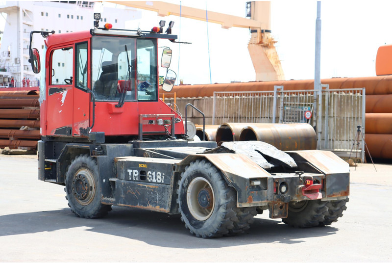 Kalmar TR618iA - Terminál targoncá: 5 kép. Kalmar TR618iA - Terminál targoncá: 5 kép.