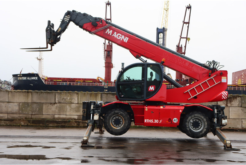 MAGNI RTH5.30S - Rakodógép: 5 kép. MAGNI RTH5.30S - Rakodógép: 5 kép.