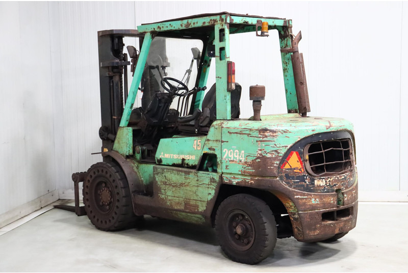 Mitsubishi FD45K2 - Dízel targonca: 4 kép. Mitsubishi FD45K2 - Dízel targonca: 4 kép.