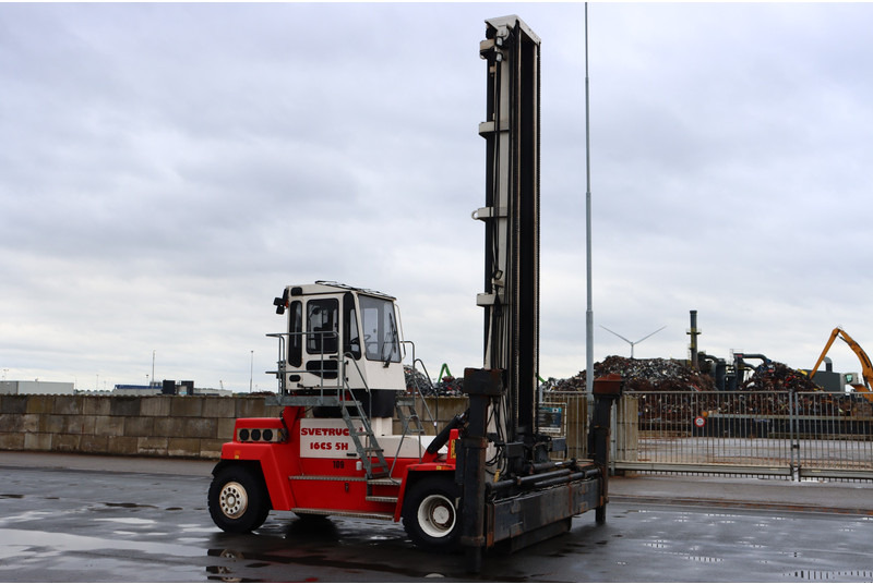 Svetruck 16CS5H - Dízel targonca: 1 kép. Svetruck 16CS5H - Dízel targonca: 1 kép.