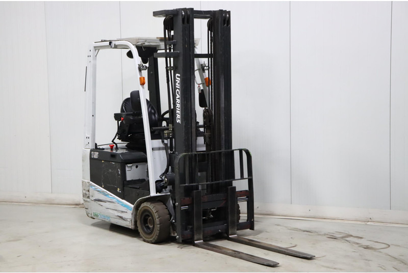 UniCarriers A1N1L15Q - Elektromos targonca: 1 kép. UniCarriers A1N1L15Q - Elektromos targonca: 1 kép.