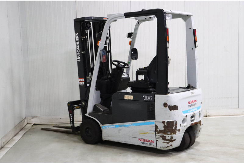 UniCarriers AG1N1L16Q - Elektromos targonca: 5 kép. UniCarriers AG1N1L16Q - Elektromos targonca: 5 kép.