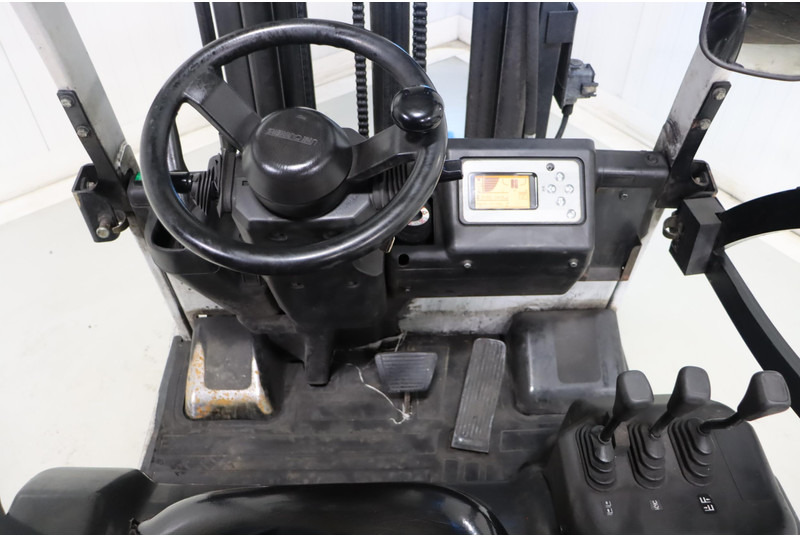 Elektromos targonca UniCarriers AG1N1L16Q: 9 kép.