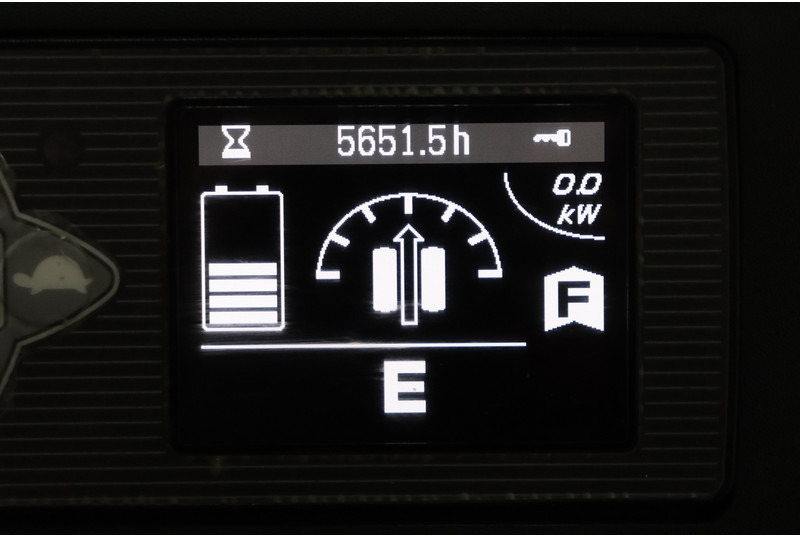 UniCarriers AG2N1L16Q - Elektromos targonca: 5 kép. UniCarriers AG2N1L16Q - Elektromos targonca: 5 kép.