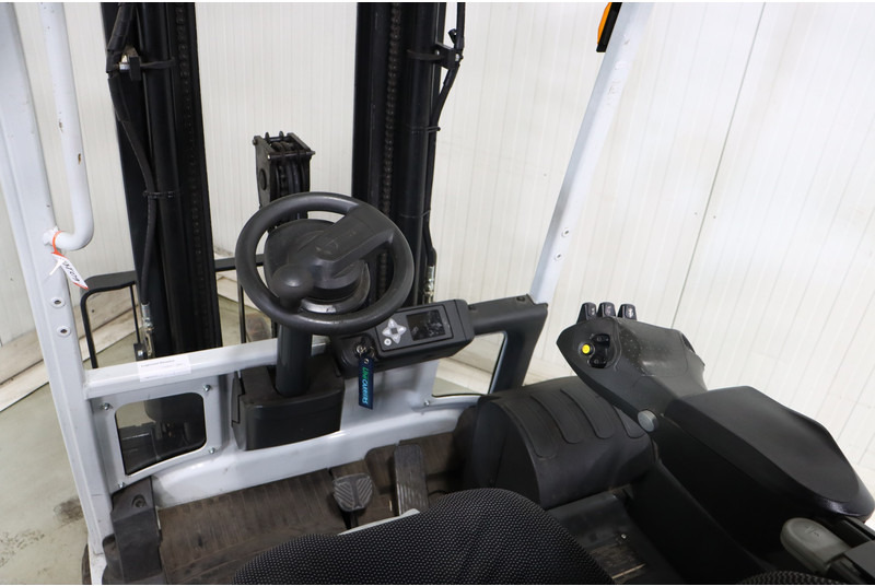 UniCarriers AG2N1L20Q - Elektromos targonca: 2 kép. UniCarriers AG2N1L20Q - Elektromos targonca: 2 kép.