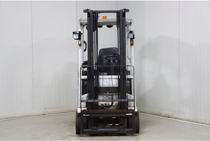 UniCarriers JAG2N1L20Q - Elektromos targonca: 2 kép. UniCarriers JAG2N1L20Q - Elektromos targonca: 2 kép.