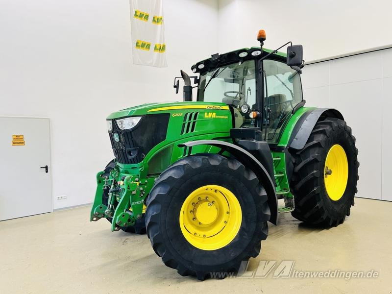 John Deere 6210R - Traktor: 1 kép. John Deere 6210R - Traktor: 1 kép.