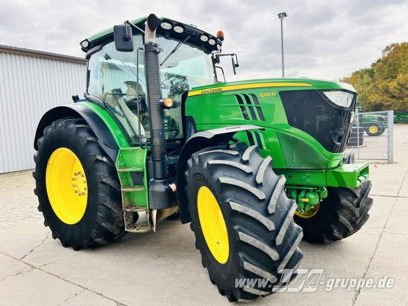 John Deere 6210R - Traktor: 2 kép. John Deere 6210R - Traktor: 2 kép.
