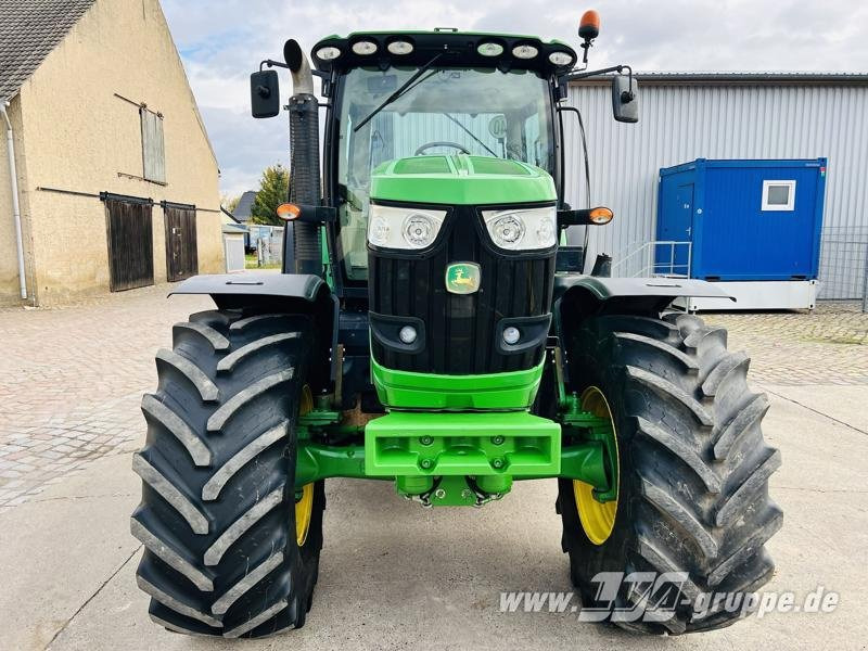 John Deere 6210R - Traktor: 3 kép. John Deere 6210R - Traktor: 3 kép.