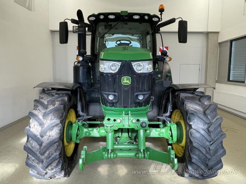 John Deere 6215R - Traktor: 4 kép. John Deere 6215R - Traktor: 4 kép.