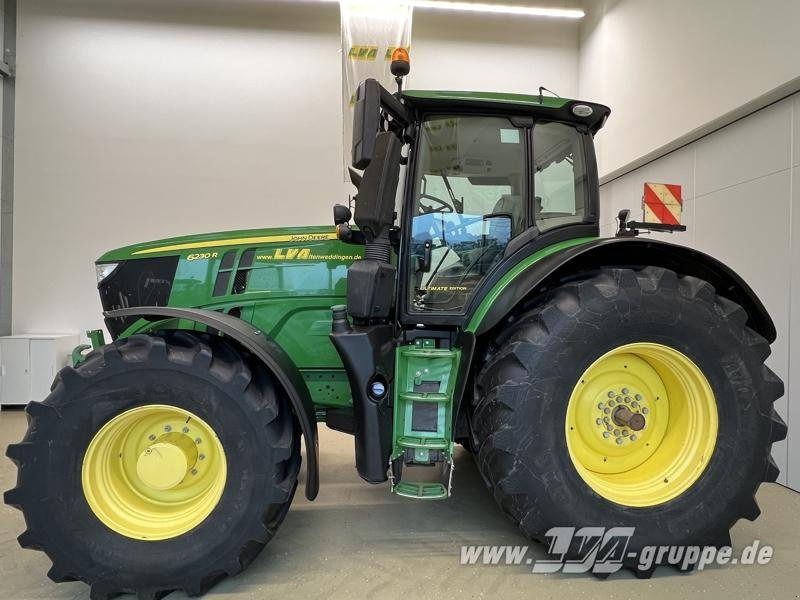 John Deere 6230R mit CommandPro - Traktor: 4 kép. John Deere 6230R mit CommandPro - Traktor: 4 kép.