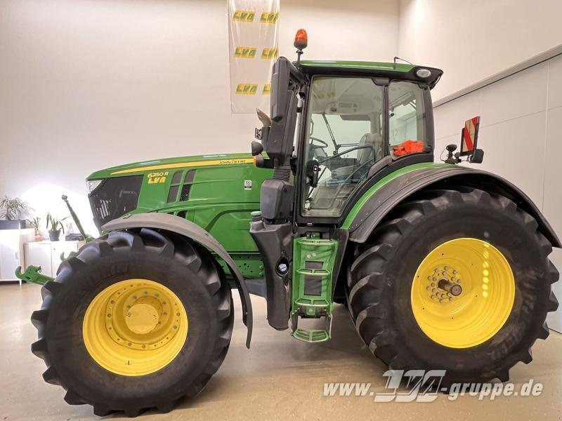 John Deere 6250R - Traktor: 5 kép. John Deere 6250R - Traktor: 5 kép.