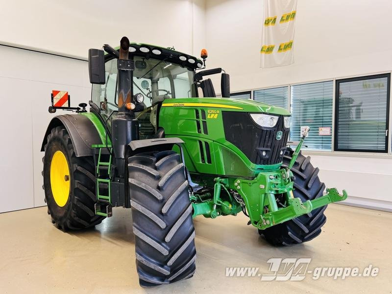 John Deere 6250R - Traktor: 2 kép. John Deere 6250R - Traktor: 2 kép.