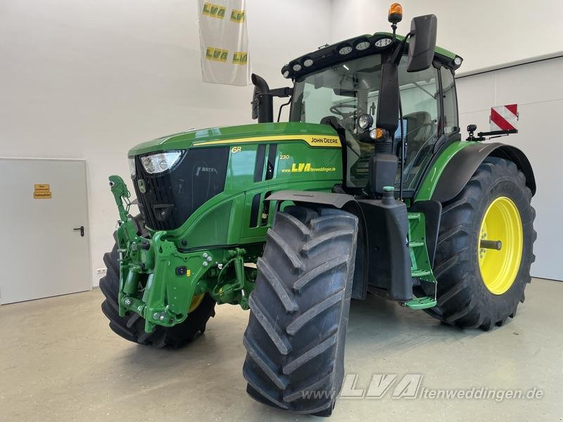 John Deere 6R 230 - Traktor: 2 kép. John Deere 6R 230 - Traktor: 2 kép.
