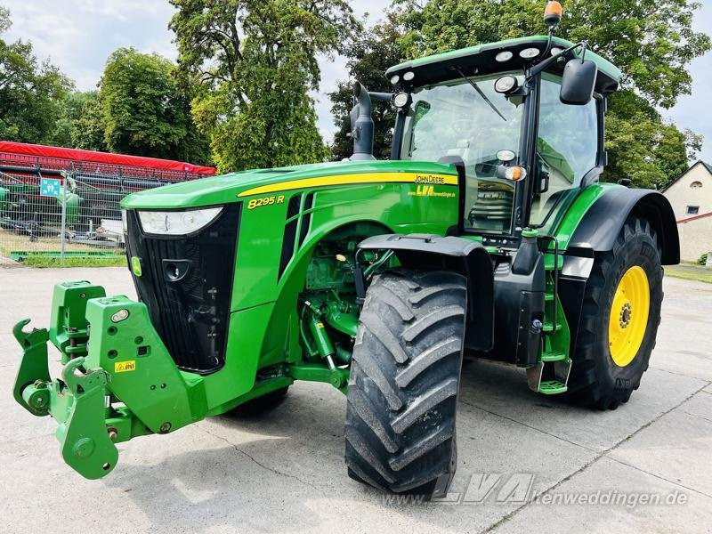 John Deere 8295R - Traktor: 1 kép. John Deere 8295R - Traktor: 1 kép.