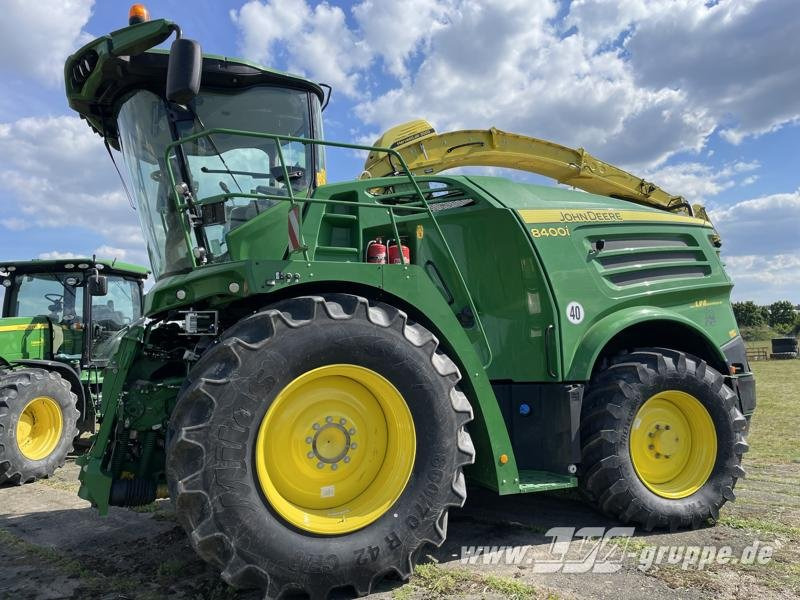 John Deere 8400 - Traktor: 4 kép. John Deere 8400 - Traktor: 4 kép.