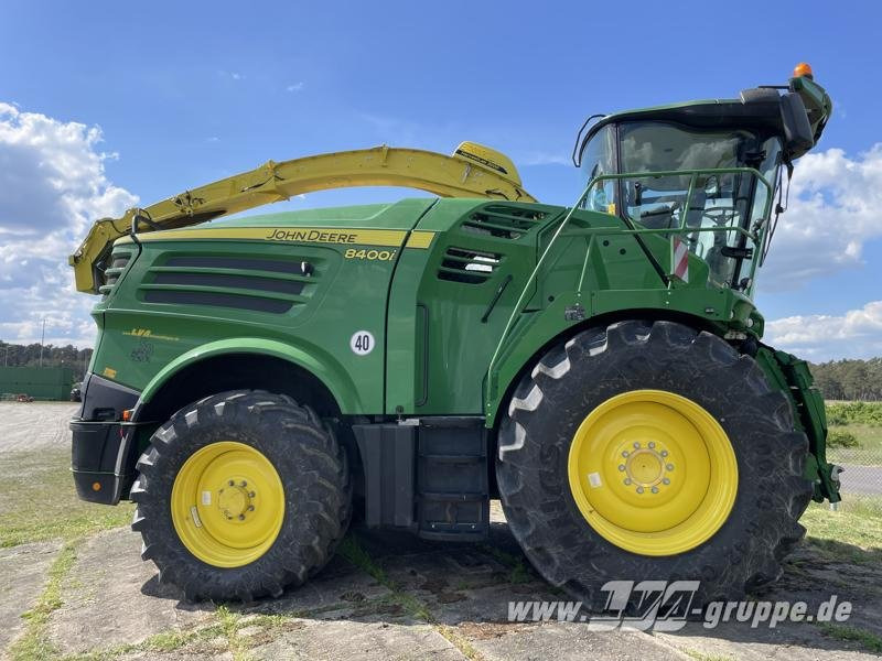 John Deere 8400 - Traktor: 5 kép. John Deere 8400 - Traktor: 5 kép.