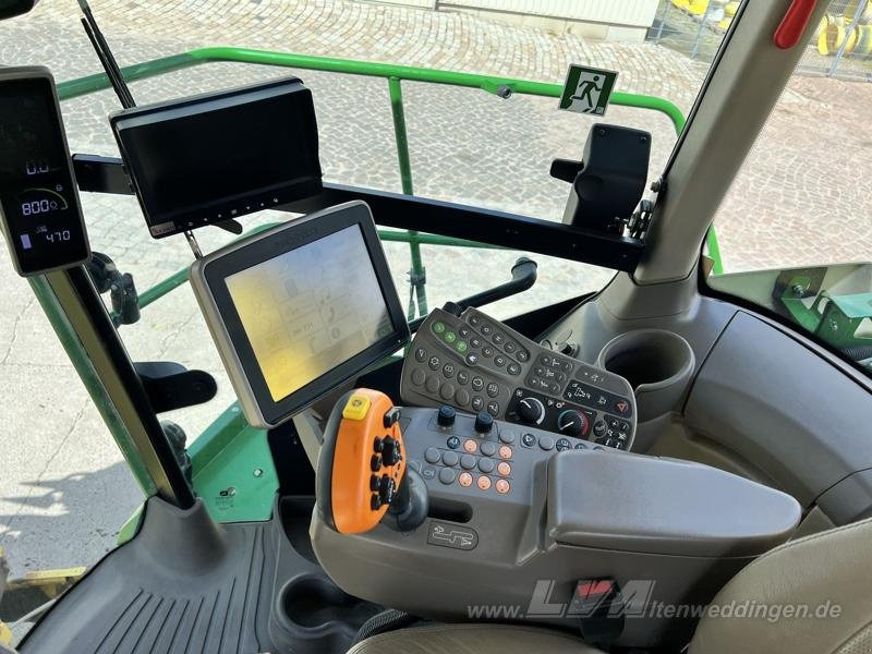 Önjáró szecskázógép John Deere 9700i: 8 kép.