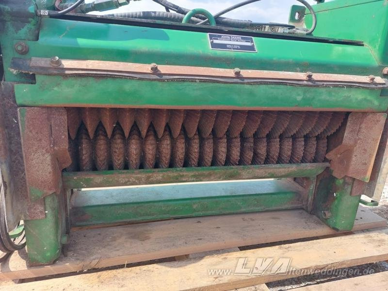 John Deere KernelStar - Takarmánybetakarító gép: 5 kép. John Deere KernelStar - Takarmánybetakarító gép: 5 kép.
