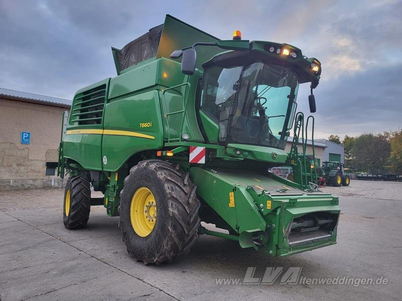 John Deere T660 i ProDrive - Kombájn: 2 kép. John Deere T660 i ProDrive - Kombájn: 2 kép.
