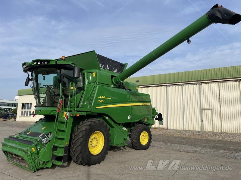 John Deere T660i - Kombájn: 5 kép. John Deere T660i - Kombájn: 5 kép.