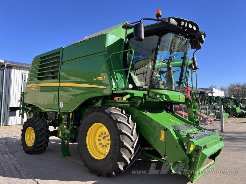 John Deere W550 - Kombájn: 5 kép. John Deere W550 - Kombájn: 5 kép.