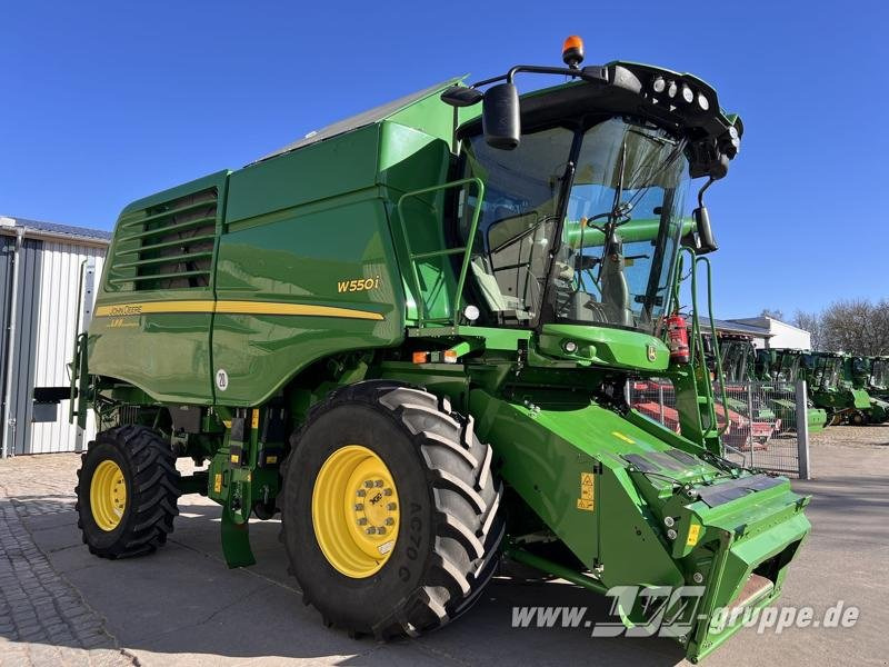 John Deere W550 - Kombájn: 5 kép. John Deere W550 - Kombájn: 5 kép.