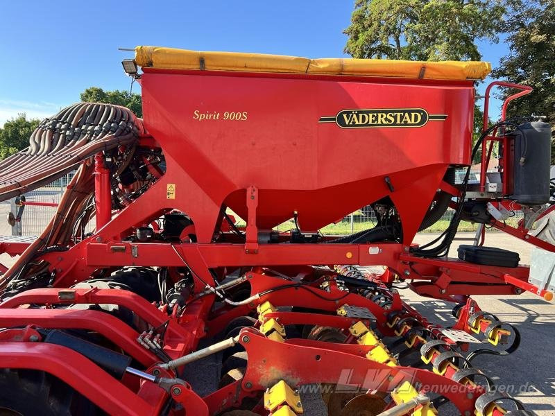 Väderstad SPIRIT ST 900 S - Szemenkénti vetőgép: 1 kép. Väderstad SPIRIT ST 900 S - Szemenkénti vetőgép: 1 kép.
