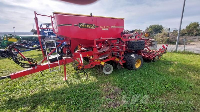 Väderstad Spirit ST 400 S - Szemenkénti vetőgép: 1 kép. Väderstad Spirit ST 400 S - Szemenkénti vetőgép: 1 kép.