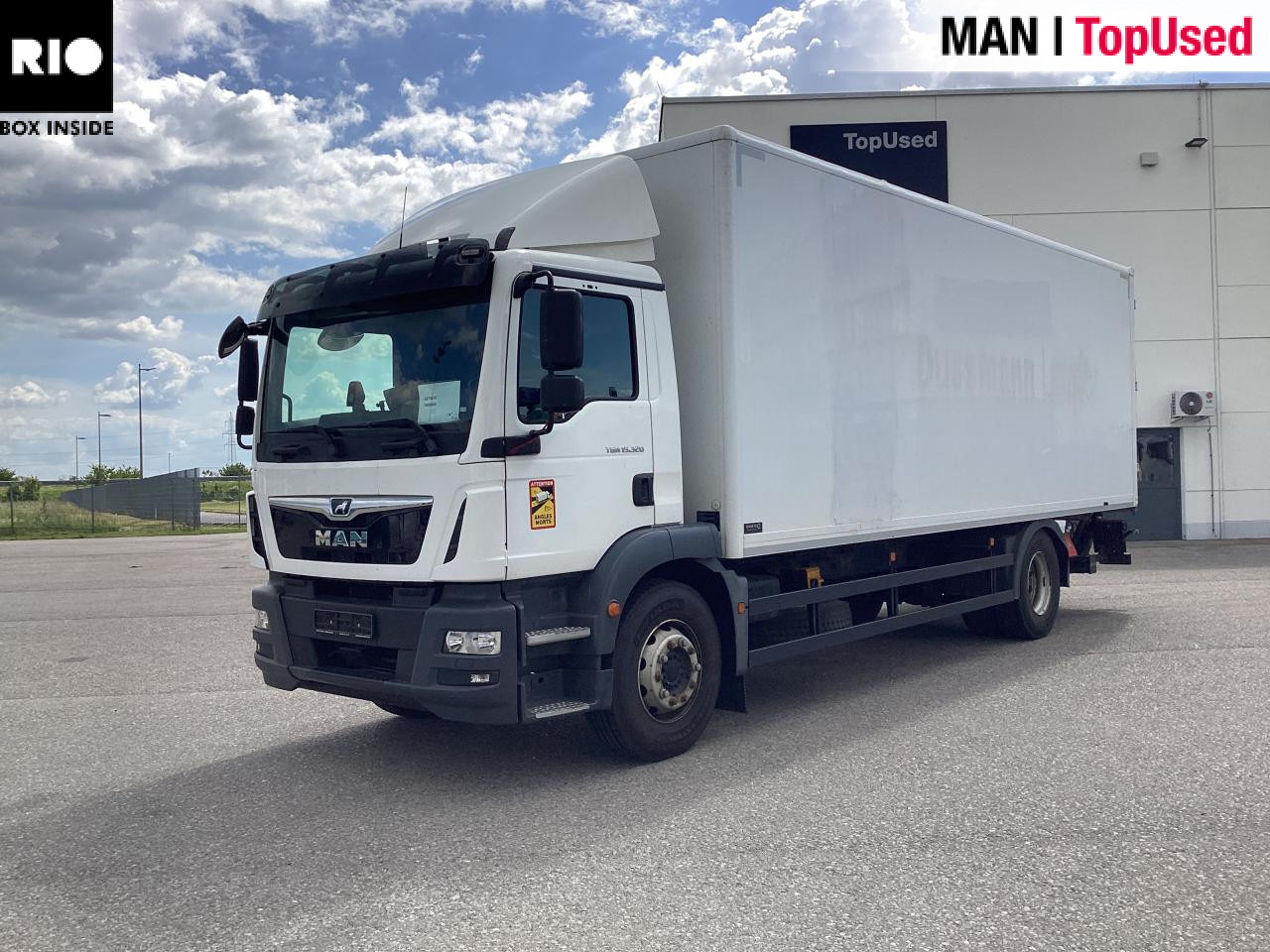 MAN TGM 15.320 4X2 BL - Dobozos felépítményű teherautó: 1 kép. MAN TGM 15.320 4X2 BL - Dobozos felépítményű teherautó: 1 kép.